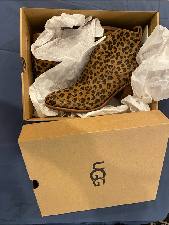 UGG Shoes - UGG Leopard Print Ankle Booties in Brown/Black